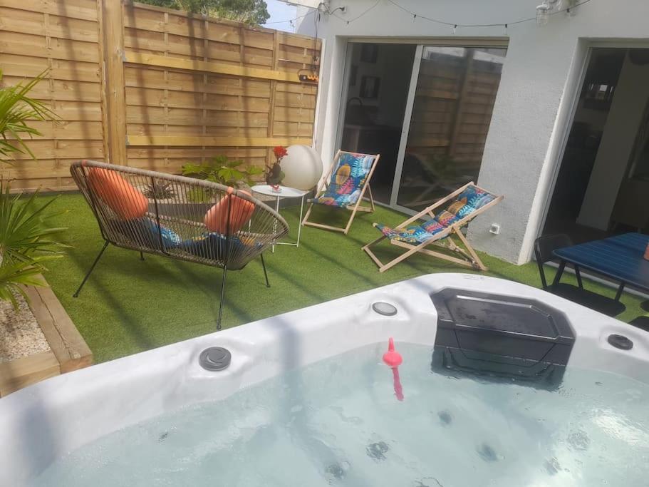 Maison 4Pers Avec Jacuzzi Privatif Couvert Proche Ocean Brem Sur Mer Buitenkant foto
